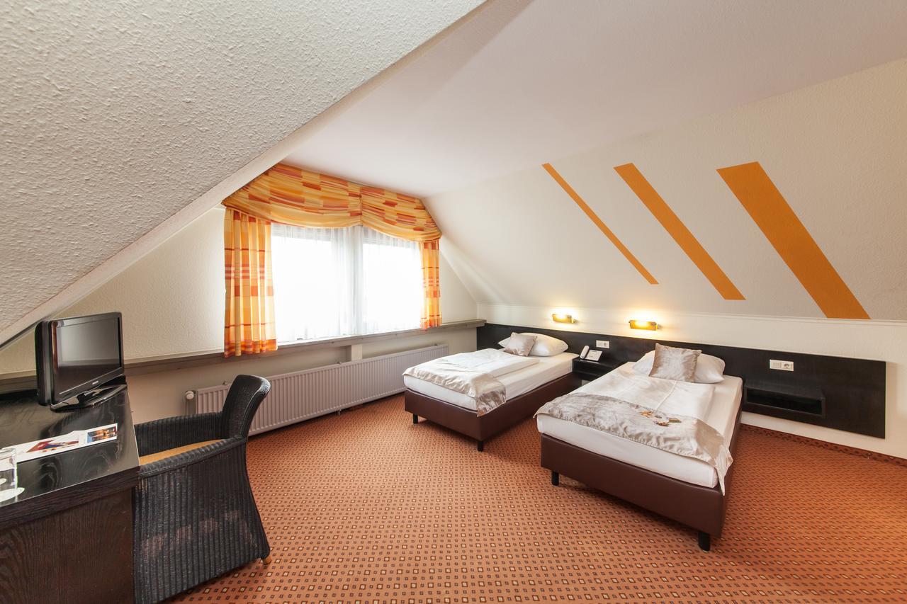 Hotel Strohgaeu Korntal-Muenchingen Exterior photo